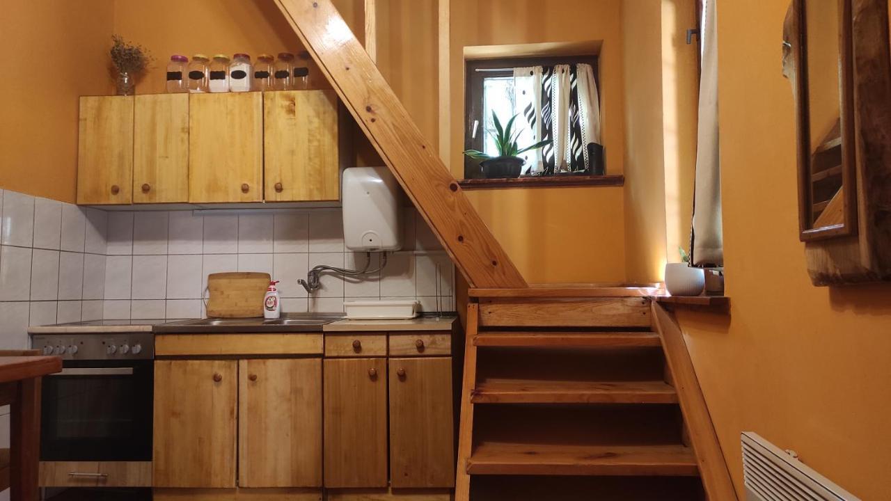 Wood House Lejlighed Ruma Eksteriør billede